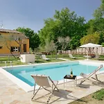 펜션 Montenovo