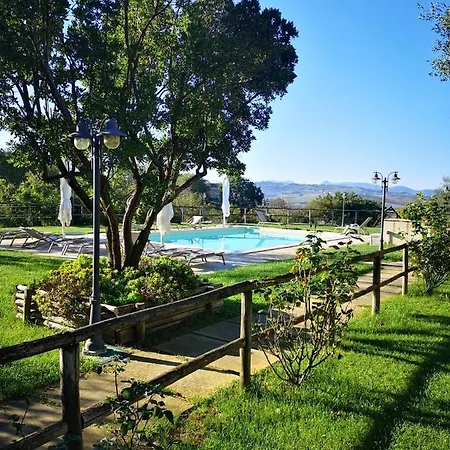 בית נופש Montenovo Ostra Vetere