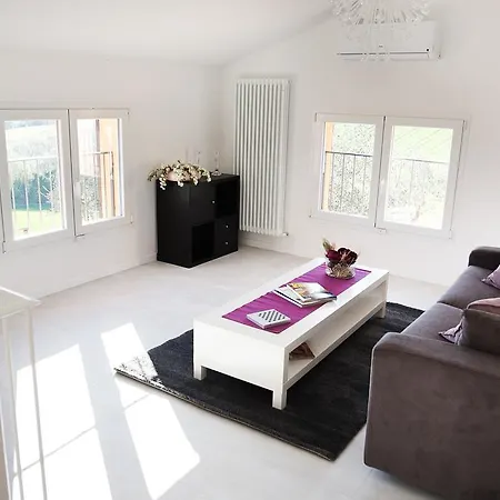 בית נופש Montenovo Ostra Vetere