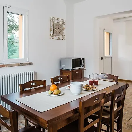 Montenovo Nyaraló Ostra Vetere